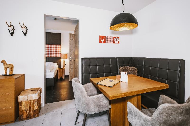 One-Bedroom Suite image 4