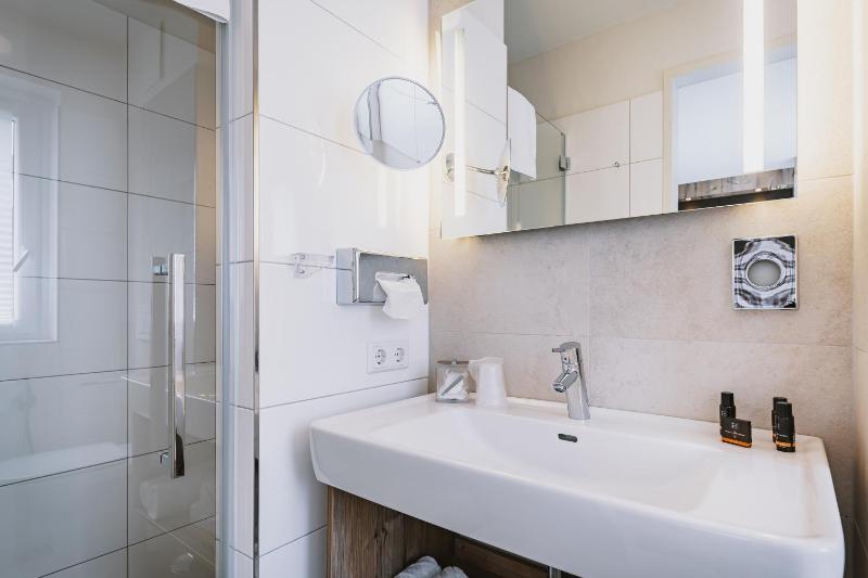 Three-Bedroom Suite image 4