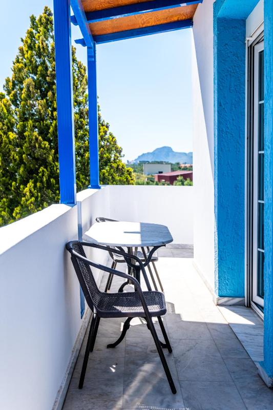 Double Room with Garden View image 4