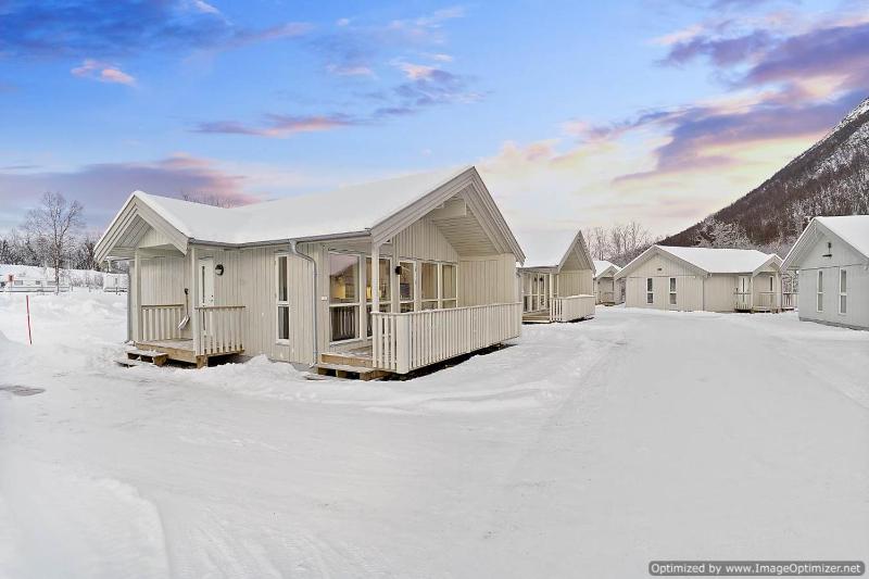 Deluxe Lodge- Garden view image 4