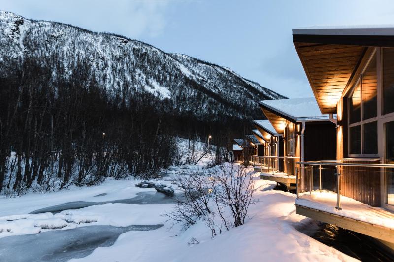 Explorer Cabin-River view image 3