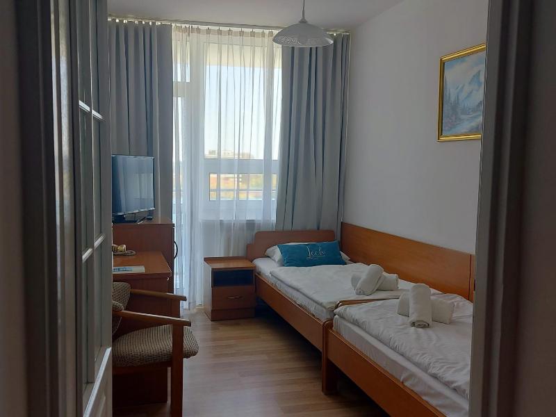 Economy Double Room image 4