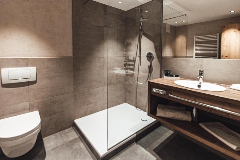 Deluxe Double or Twin Room image 4