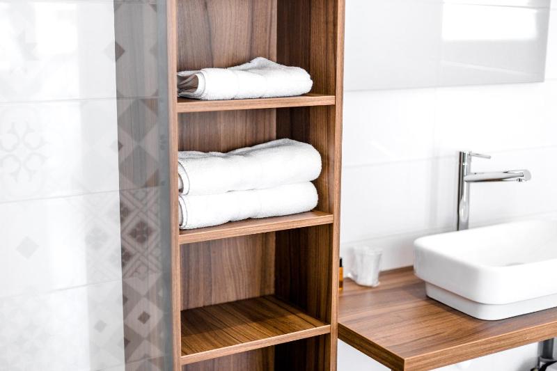 Standard Queen Room image 1