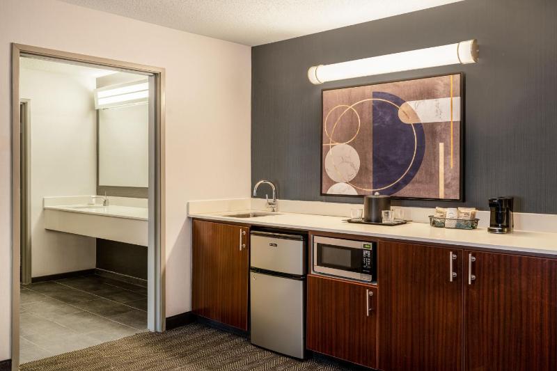 Courtyard by Marriott Colorado Springs South - image 24