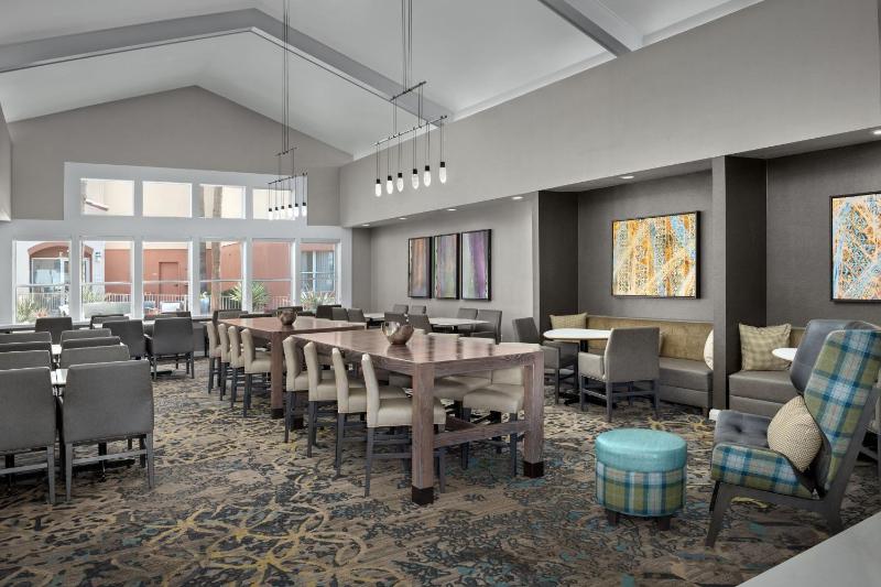 Residence Inn by Marriott Phoenix Airport - image 5