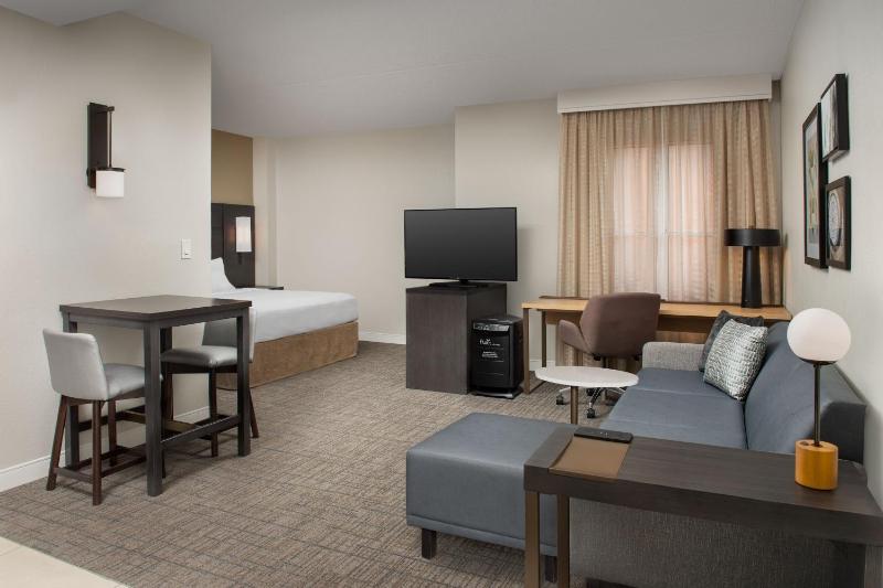 Residence Inn by Marriott Phoenix Airport - image 40