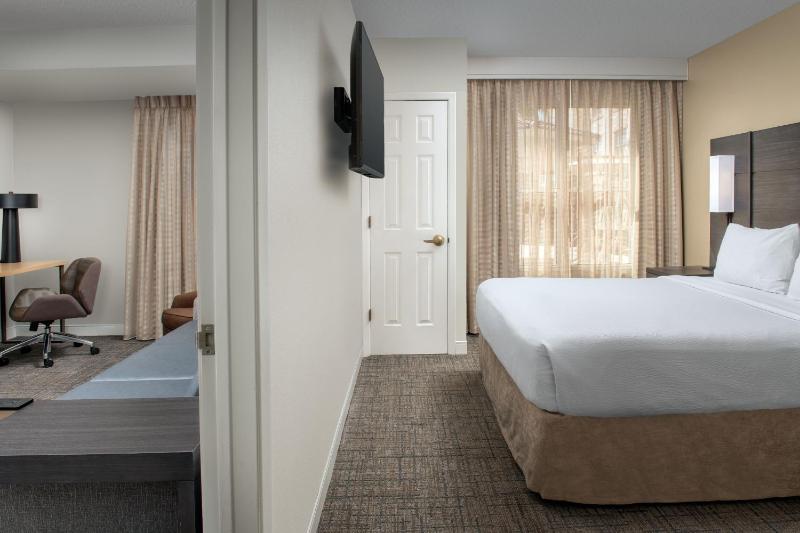 Residence Inn by Marriott Phoenix Airport - image 29