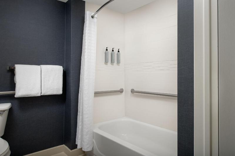 Residence Inn by Marriott Phoenix Airport - image 12