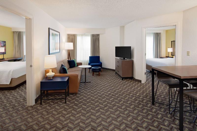 Two-Bedroom Suite image 3