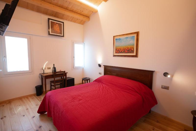 B&B Basta Bussare - image 31