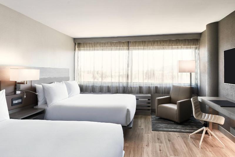 Guest room, 2 Queen, City view