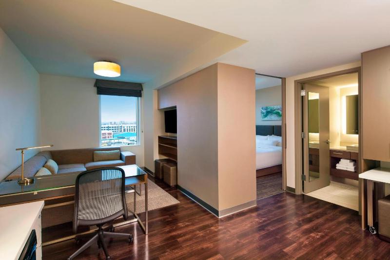 Element by Marriott Boston Seaport District - image 15