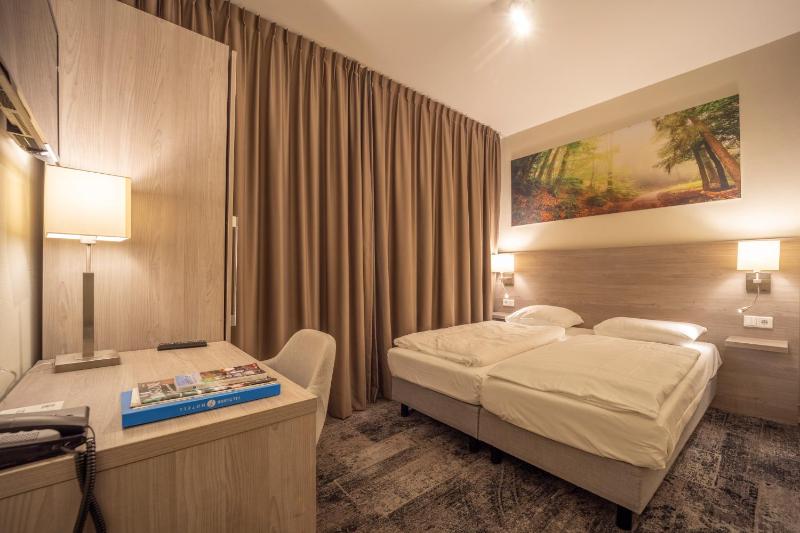 Suite image 3