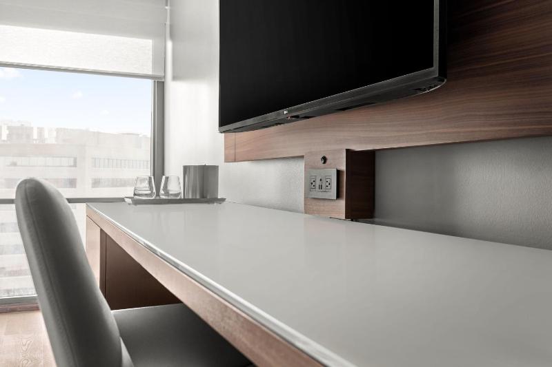 King Room image 3