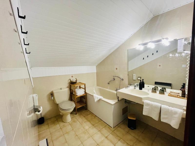 Standard Queen Room image 3