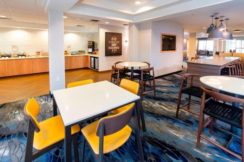Fairfield Inn & Suites by Marriott Bend Downtown - image 1