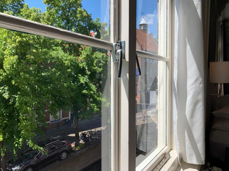 Triple Room with Canal View image 2