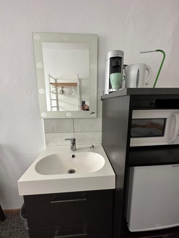 Standard Double Room with Shared Bathroom image 4