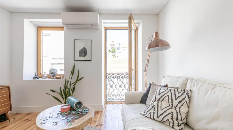 One-Bedroom Apartment image 3