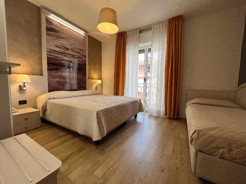 Hotel Regina - image 20