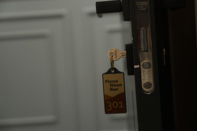 Standard Double or Twin Room image 2