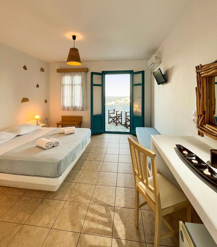 Superior Double or Twin Room - Upper Floor Sea View image 2