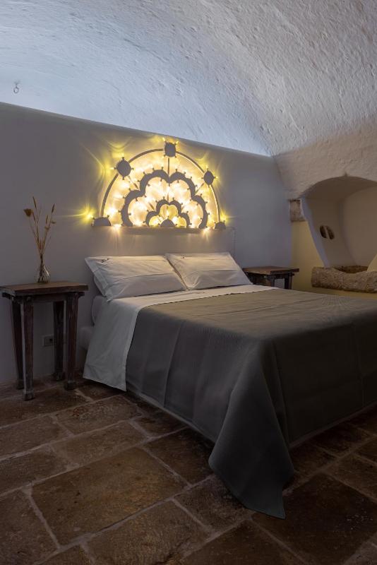 Double Room image 3