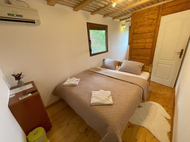 Double Room image 3