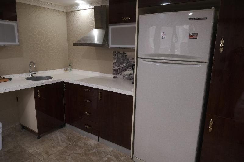 King Suite with Balcony image 4