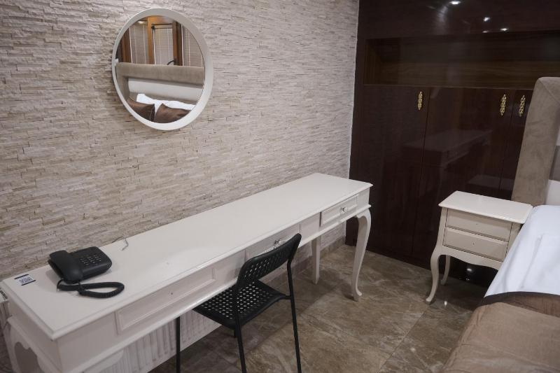 King Suite with Balcony image 2