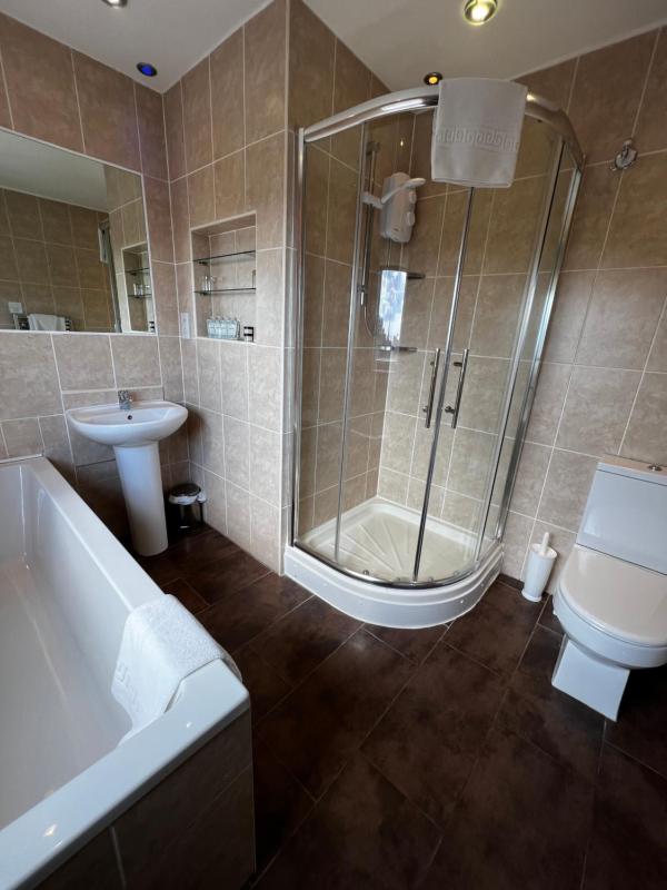 Double Room with Sea View image 3