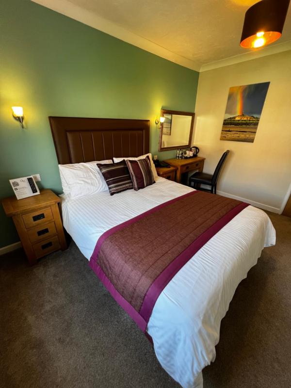 Double Room image 4