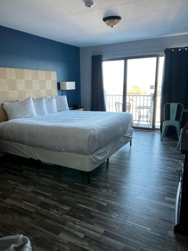 King Suite with Ocean View image 1