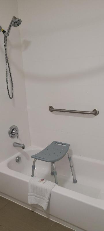 King Suite - Accessible/Non-Smoking image 4