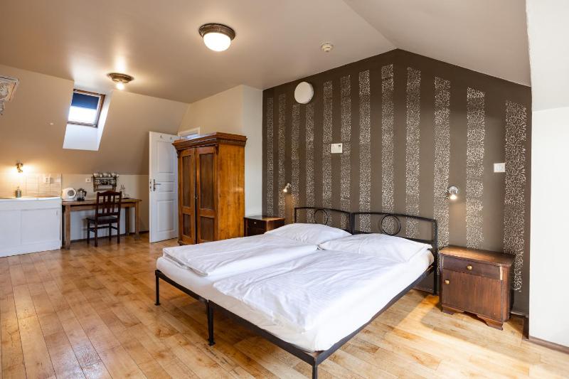 Quadruple Room image 4