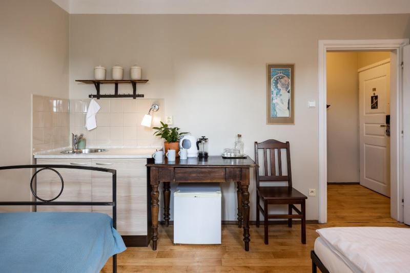 Double or Twin Room image 4