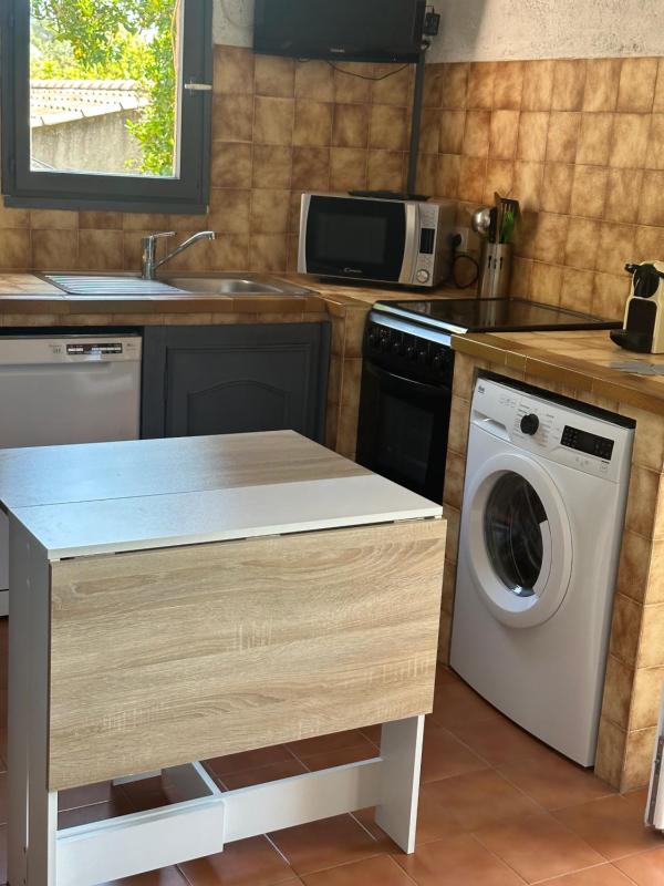 Two-Bedroom House image 4