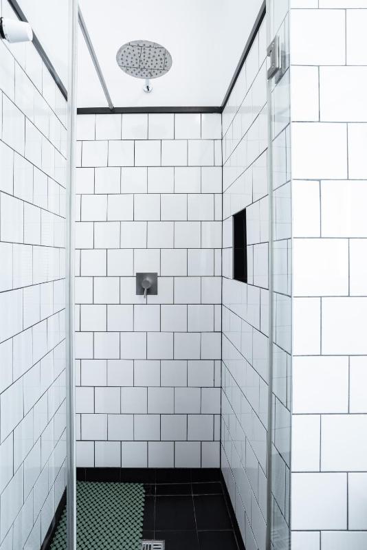 Single Bed in 6-Bed Mixed Dormitory image 3