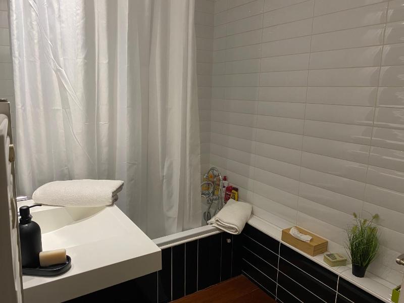 Le Patio Père Pigne Guestroom - image 9