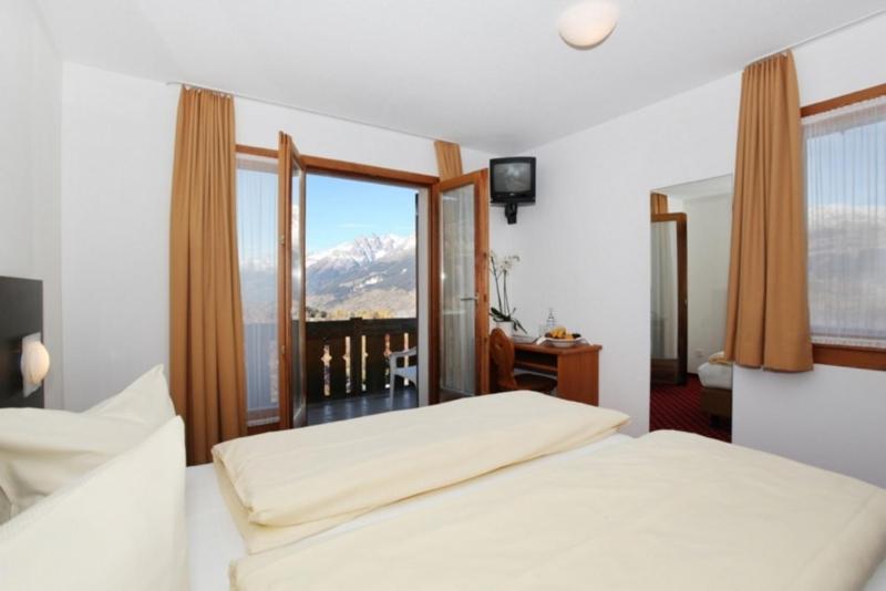 Double Room image 2