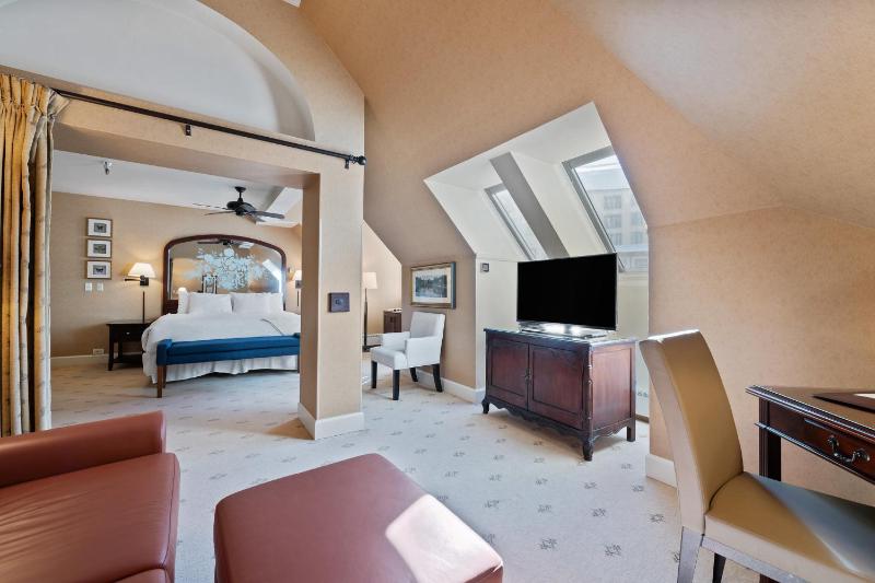 Poste Montane Lodge by East West - image 19