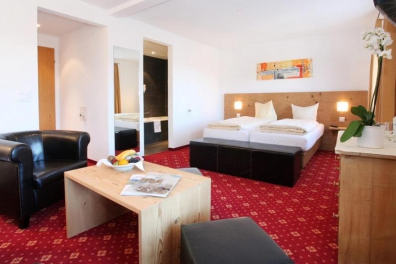 Junior Suite with Balcony image 2