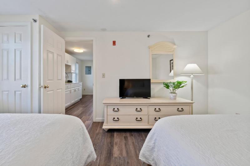 One-Bedroom Suite image 4
