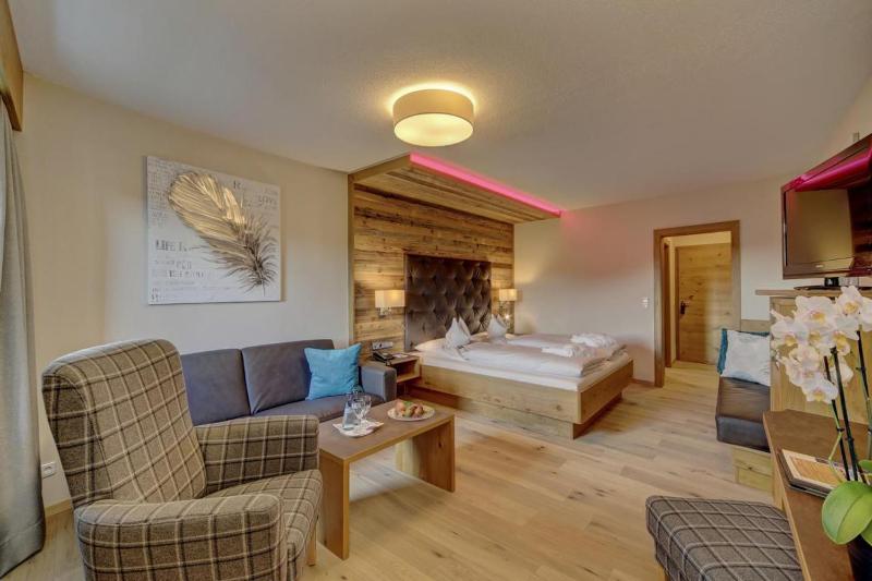 Comfort Double Room with Balcony image 3