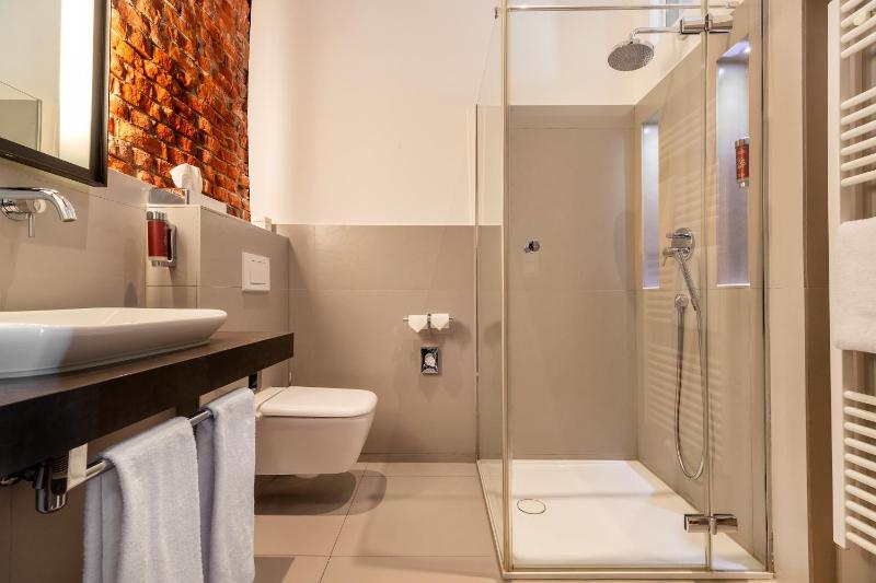 Economy Double Room - Basement image 3