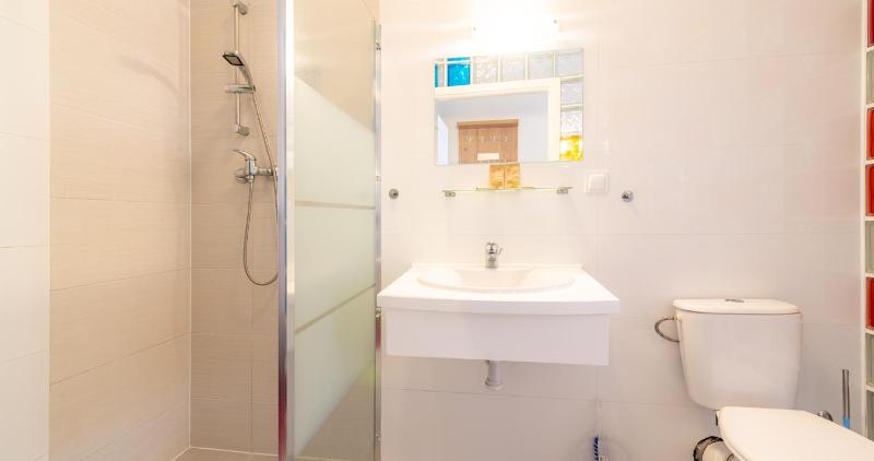 Standard Double or Twin Room image 4