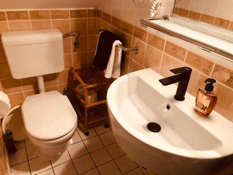 Double or Twin Room image 2