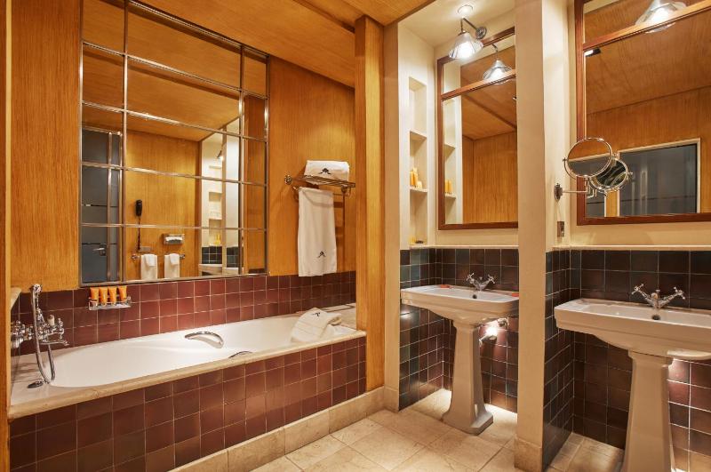 Standard Suite image 2
