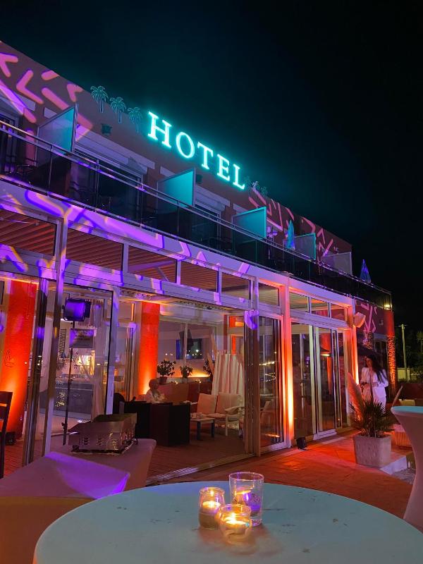 Hotel La Potiniere - image 23